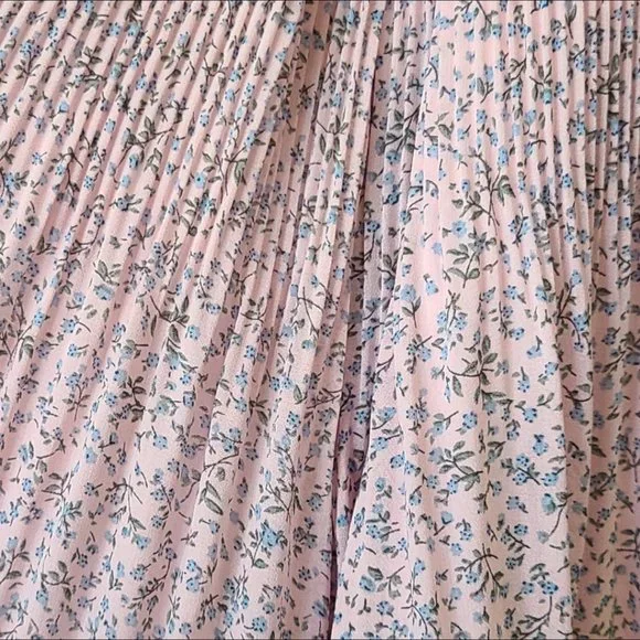 She + Sky Women's Lavender Floral Romper Jumpsuit with Front Tie Detail | Size M - Picture 6 of 7